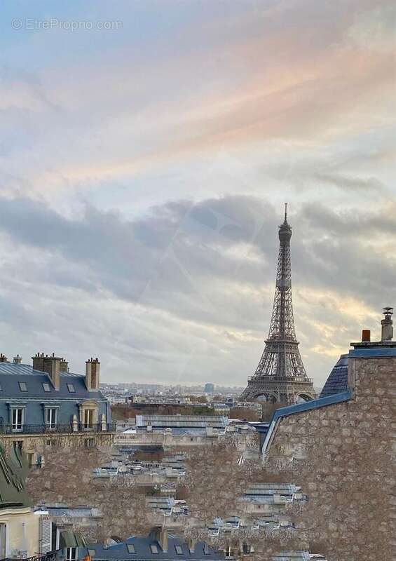 Appartement à PARIS-16E