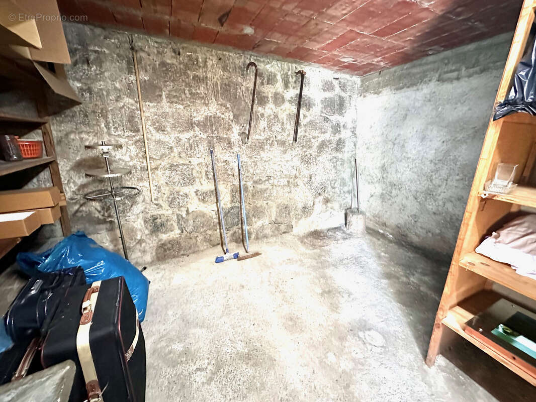 Local commercial secteur prisé sur le boulevard de la grotte . Actuellement loué 1000 € TTC - photo 12