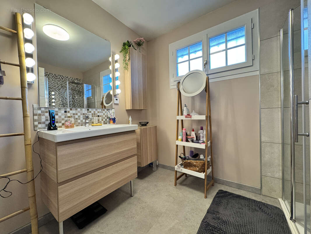 Maison à BARBEZIEUX-SAINT-HILAIRE