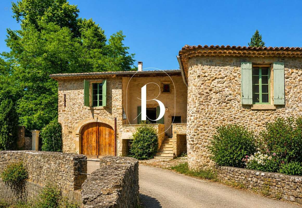 Maison à SAINT-VICTOR-LA-COSTE