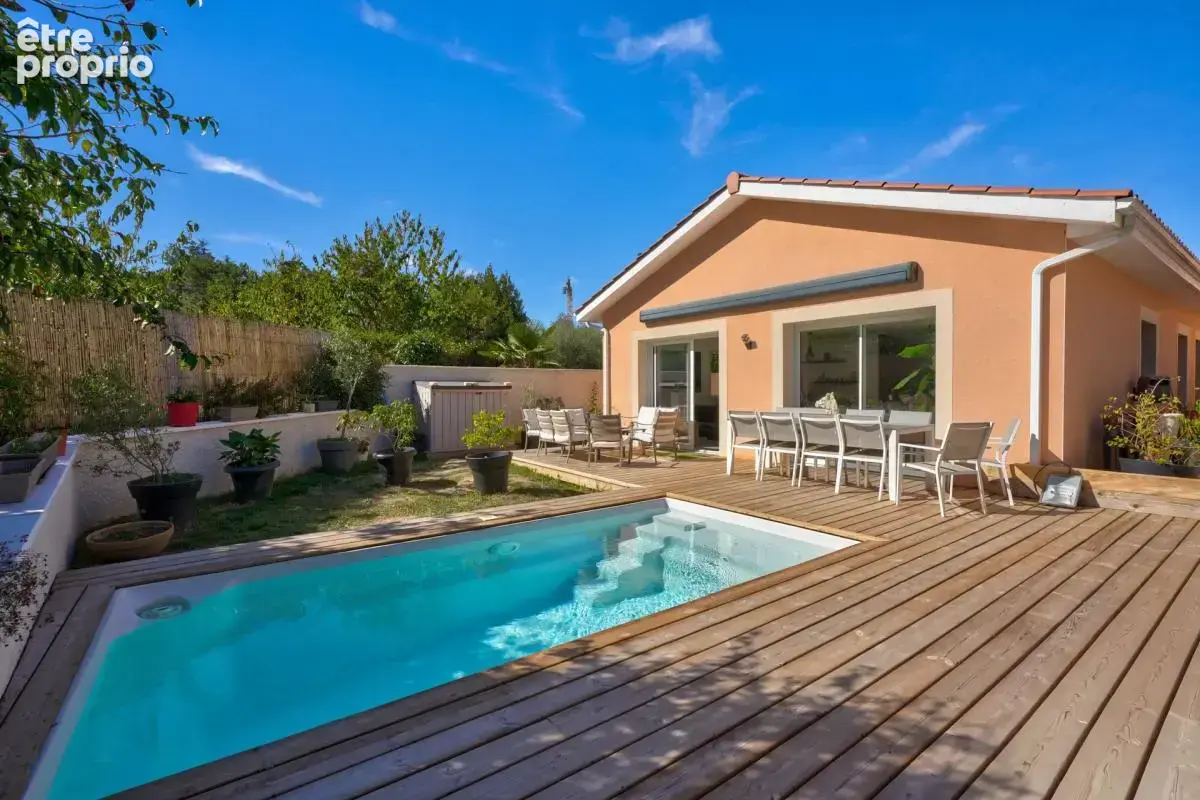 Maison de plain-pied 4 pièces 106 m² avec garage et piscine - photo 2