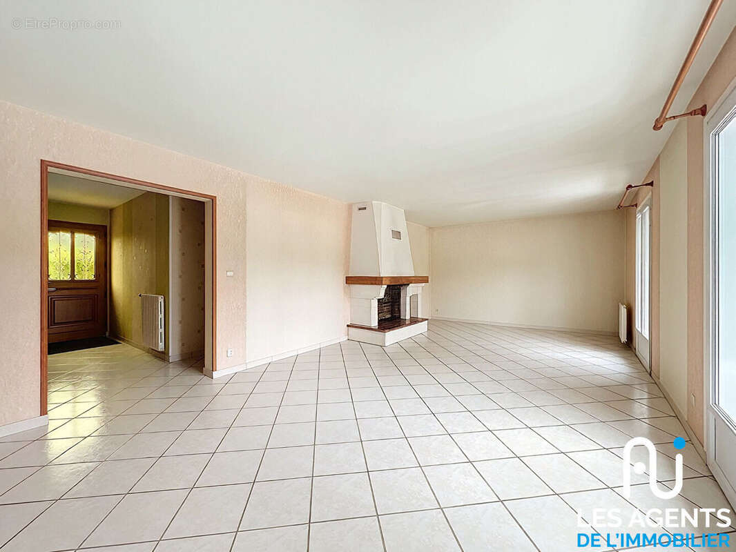 Maison Chaingy  6 pièce(s) 151.04 m2 - photo 2
