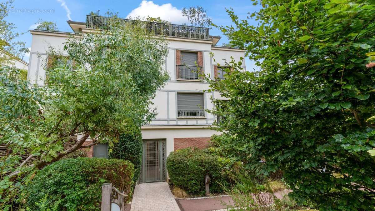 Appartement à GARCHES