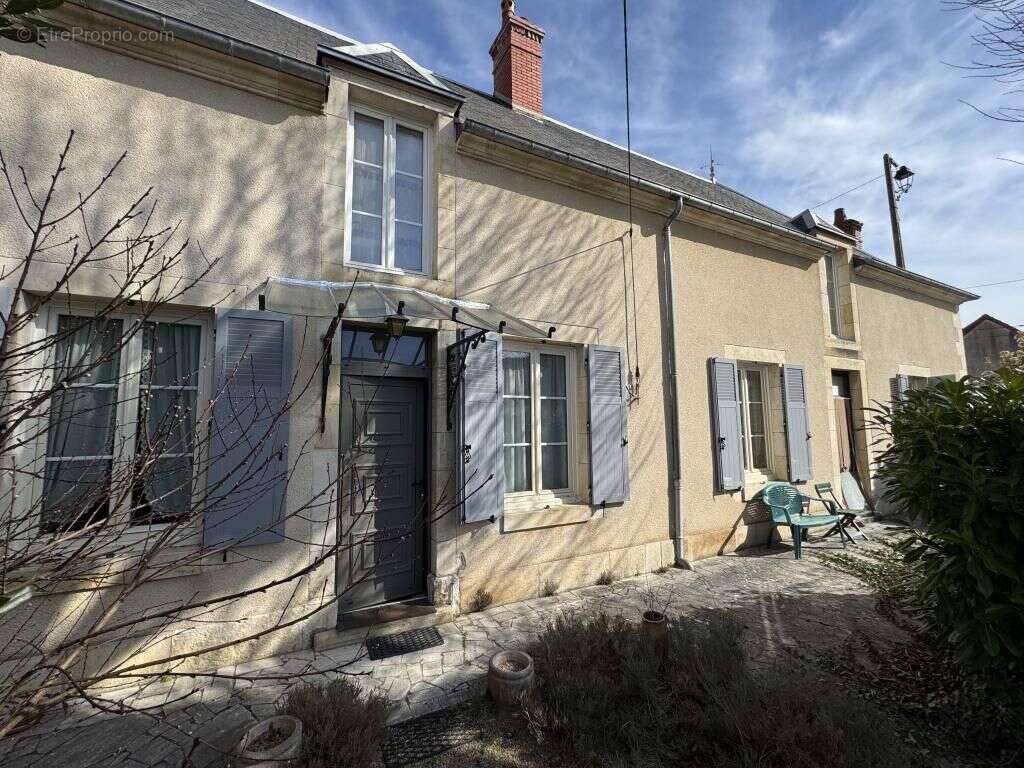 Maison à SAINT-AMAND-MONTROND