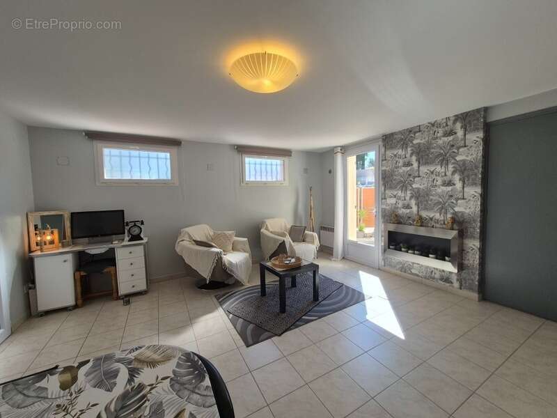 Maison à SOLLIES-VILLE