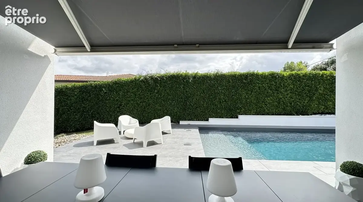 Vue imprenable sur les vallons pour cette superbe villa d'architecte de type t7 de 220 m2 +  sous sol de 110 m2 - photo 4