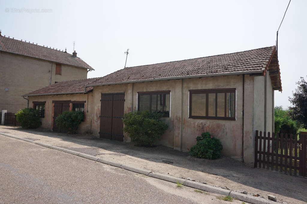 Maison à SAINT-YAN