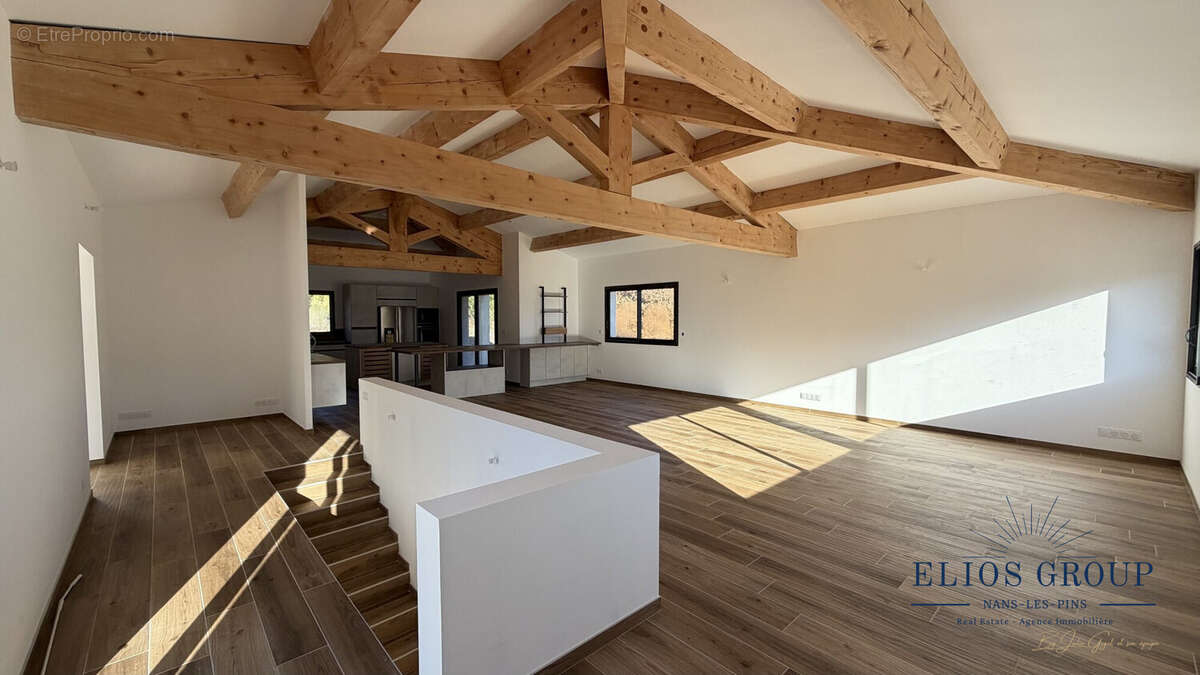Maison à NANS-LES-PINS