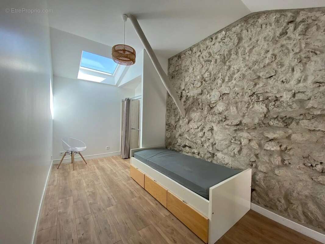 Maison à VEUREY-VOROIZE