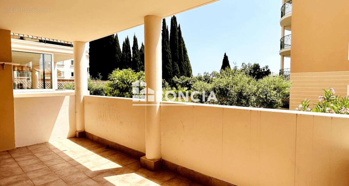 Appartement à HYERES