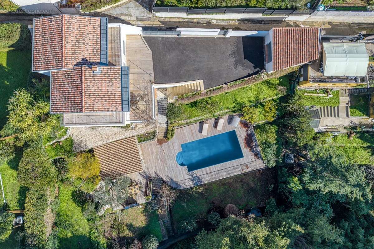 Maison à VALLAURIS