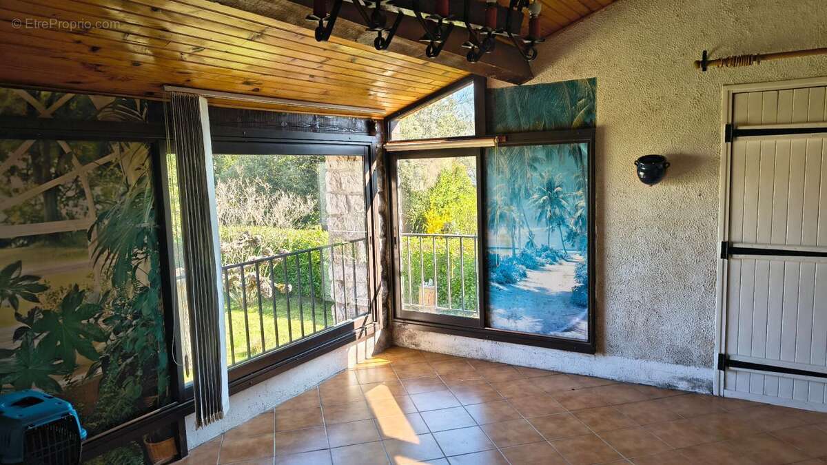 Maison à VALLON-PONT-D'ARC