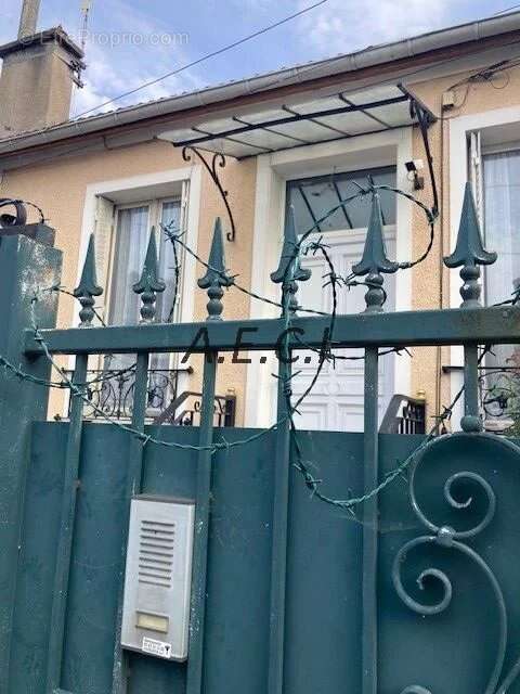 Maison à ASNIERES-SUR-SEINE