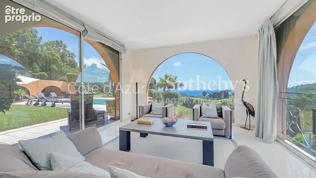 Élégante bastide de prestige avec vue panoramique sur la baie de Cavalaire-sur-Mer - photo 6