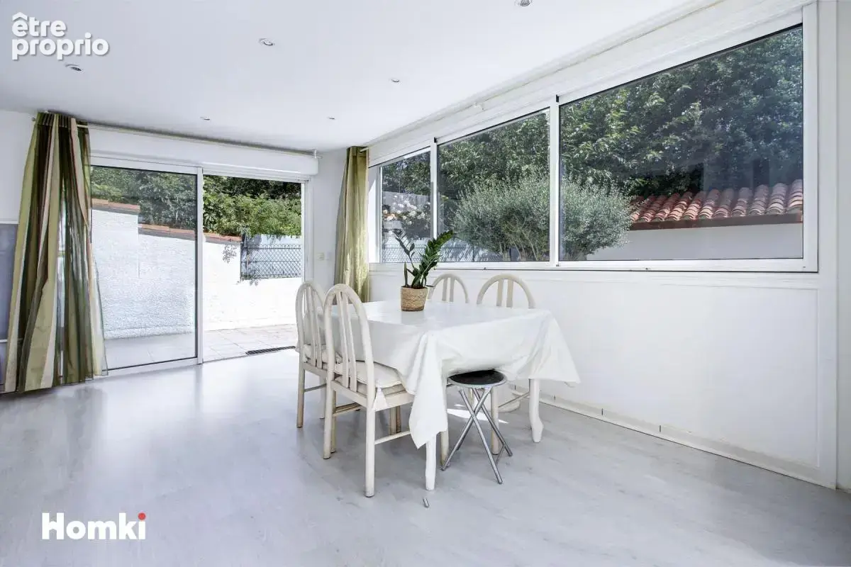 Maison Familiale T7 de 180 m² à Perpignan 66000 - photo 2