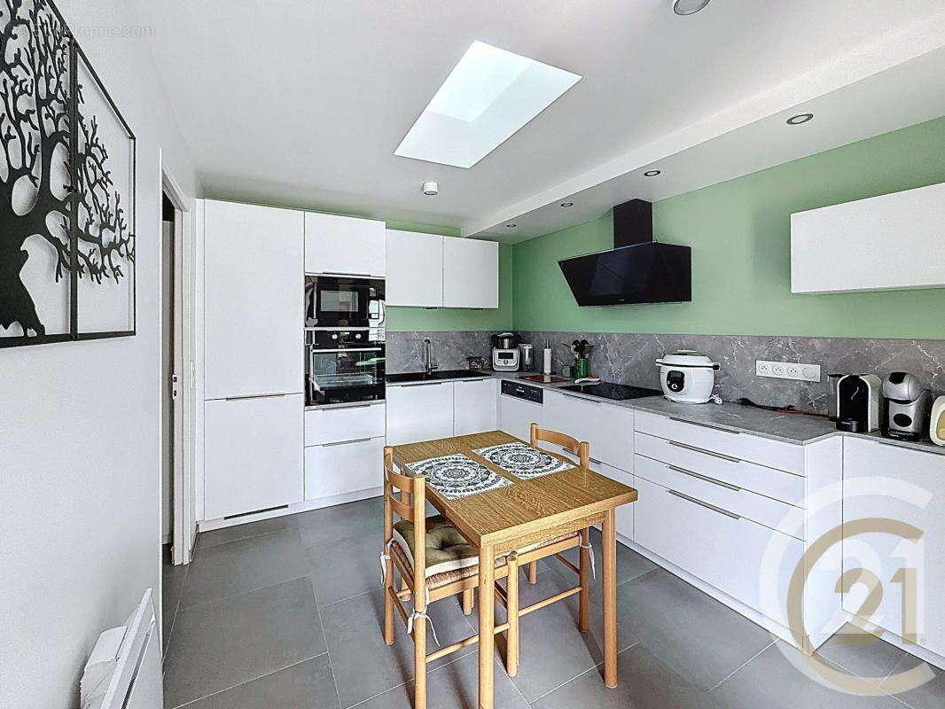 Maison à VILLENEUVE-LE-ROI