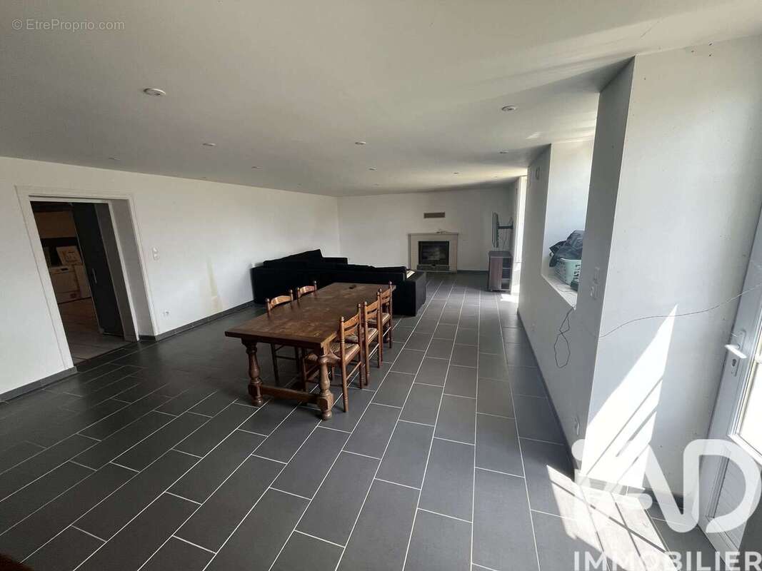 Photo 2 - Maison à VASLES