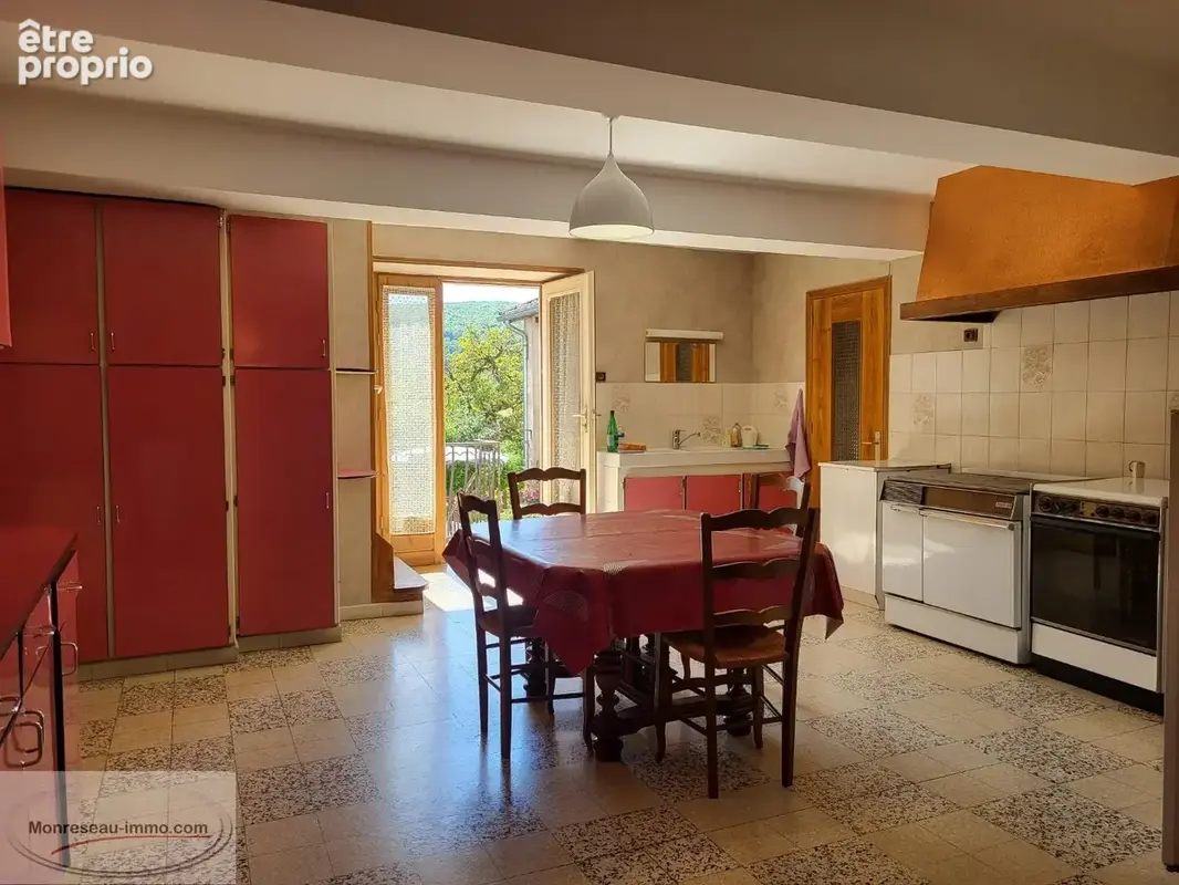 Propriete atypique et unique - photo 8