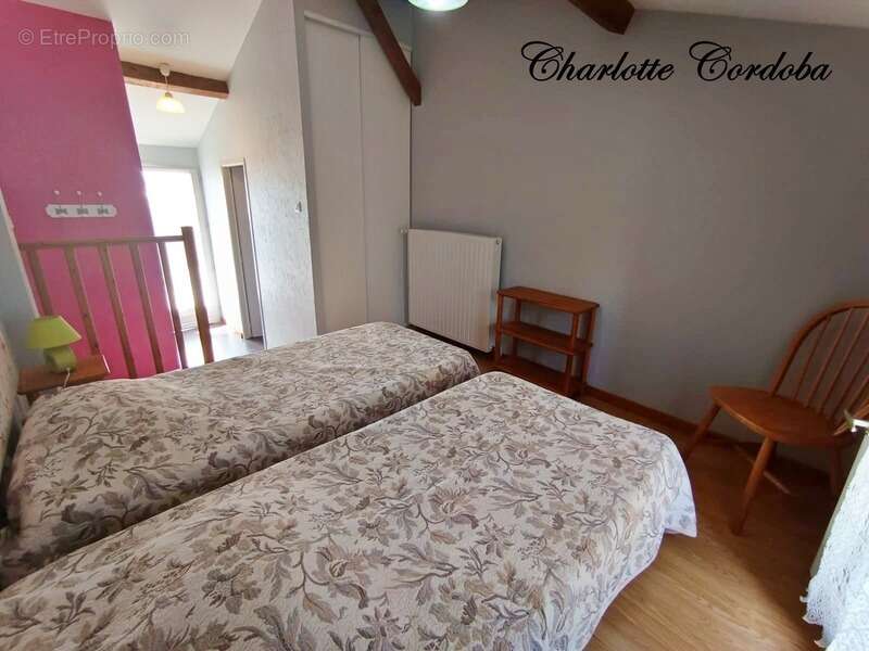 Maison à FEUGAROLLES