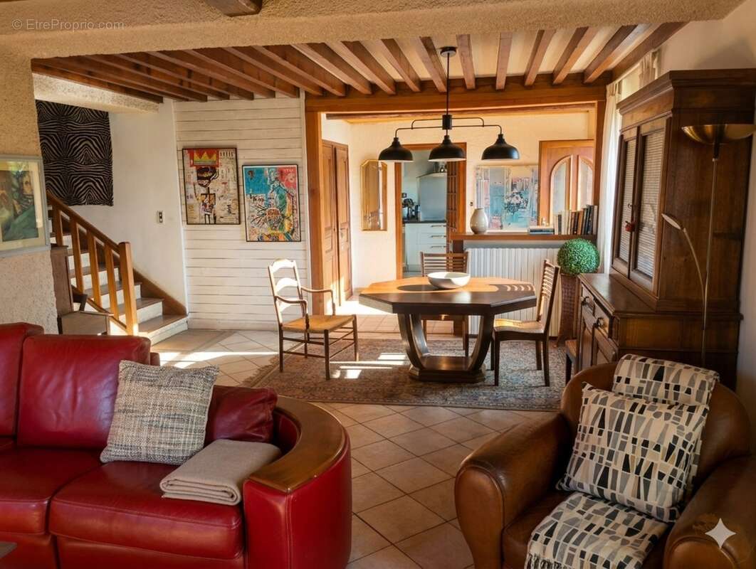 Maison de Maître bourguignonne Vue dégagée 7 pièces SAINT IGNY DE VERS (69) - photo 7