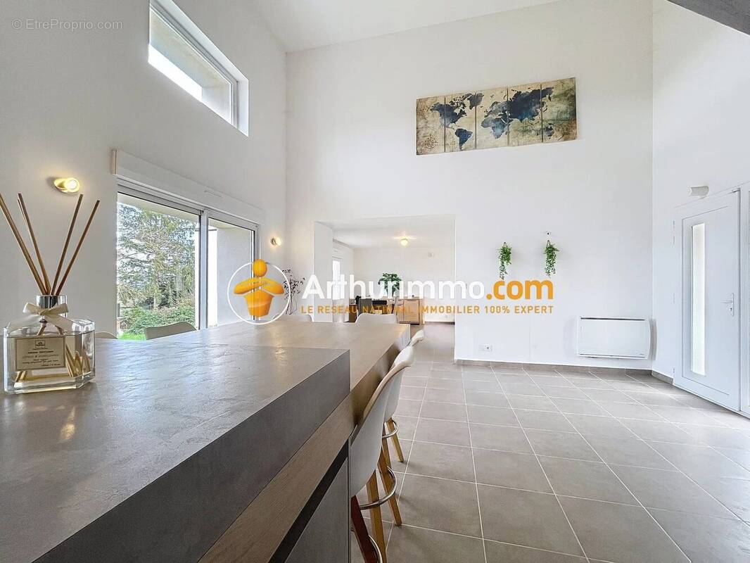 Maison à SAINT-PIERRE-DE-CHANDIEU