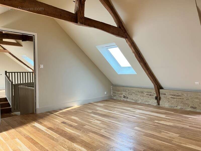 Ile aux moines, coeur de bourg, ancienne ecole transformee en habitation, 4 chambres, 748800€ fai - photo 8