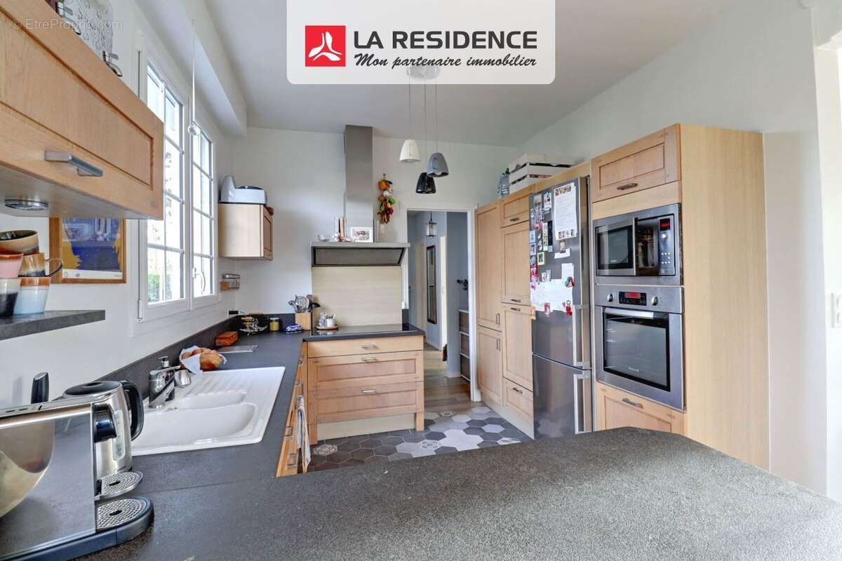 Maison à VERNEUIL-SUR-SEINE