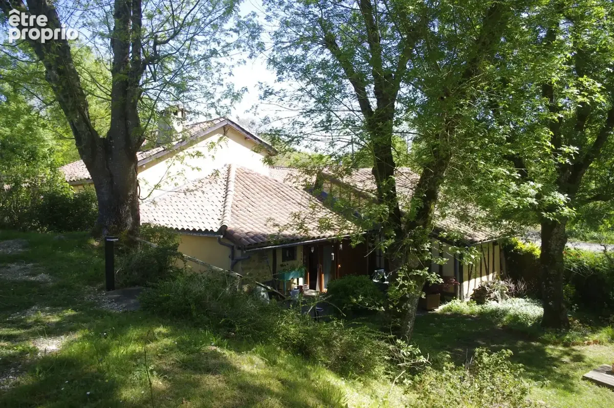 à VENDRE  proche  Aignan 32,    propriété de charme  sur 3646 m² de terrain avec piscine et Gîte séparé - photo 11