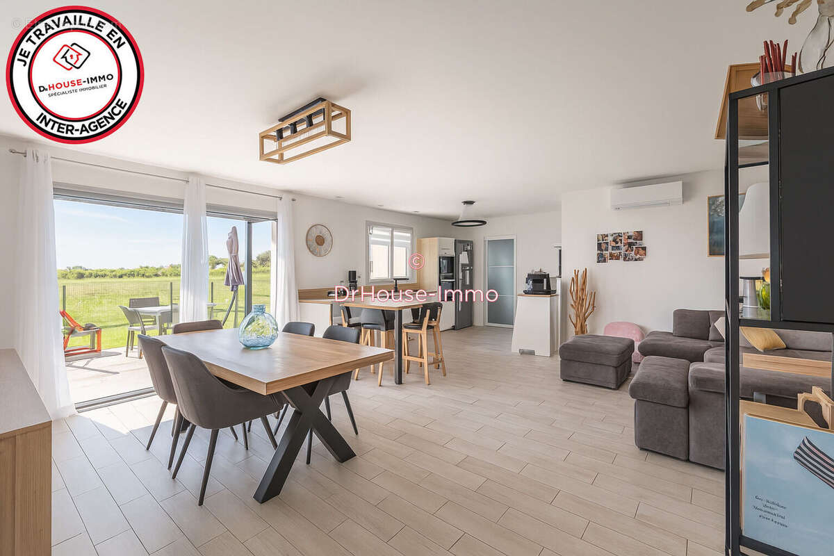 Maison à SAINTE-NEOMAYE