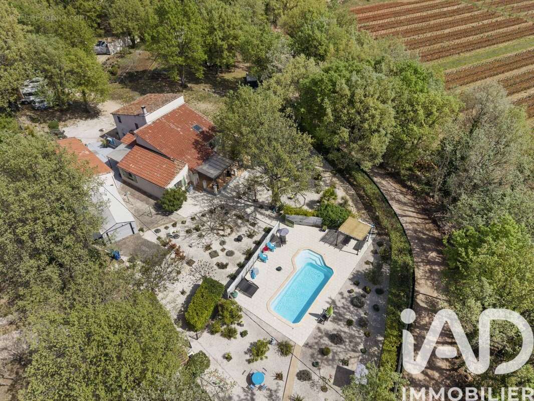 Photo 1 - Maison à TOURVES