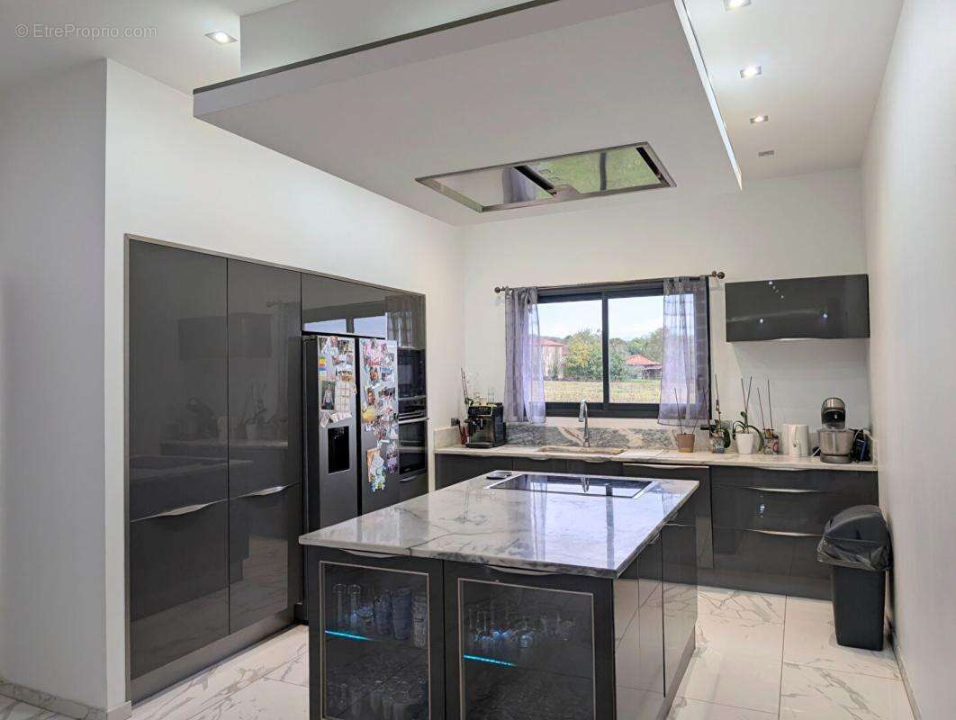 Maison à MONDAVEZAN