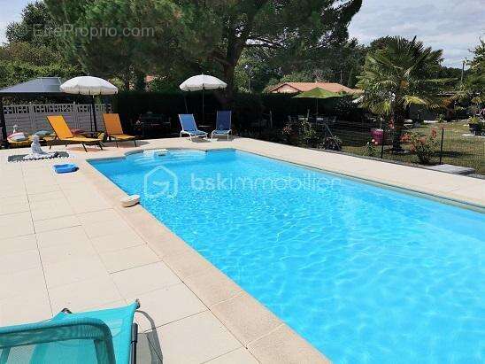 Maison à SAINT-EMILION