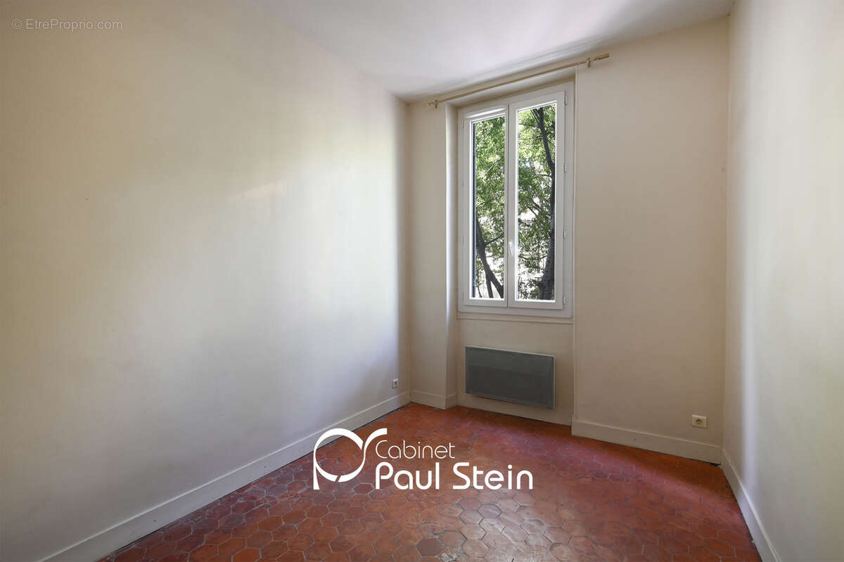 Appartement à MARSEILLE-4E
