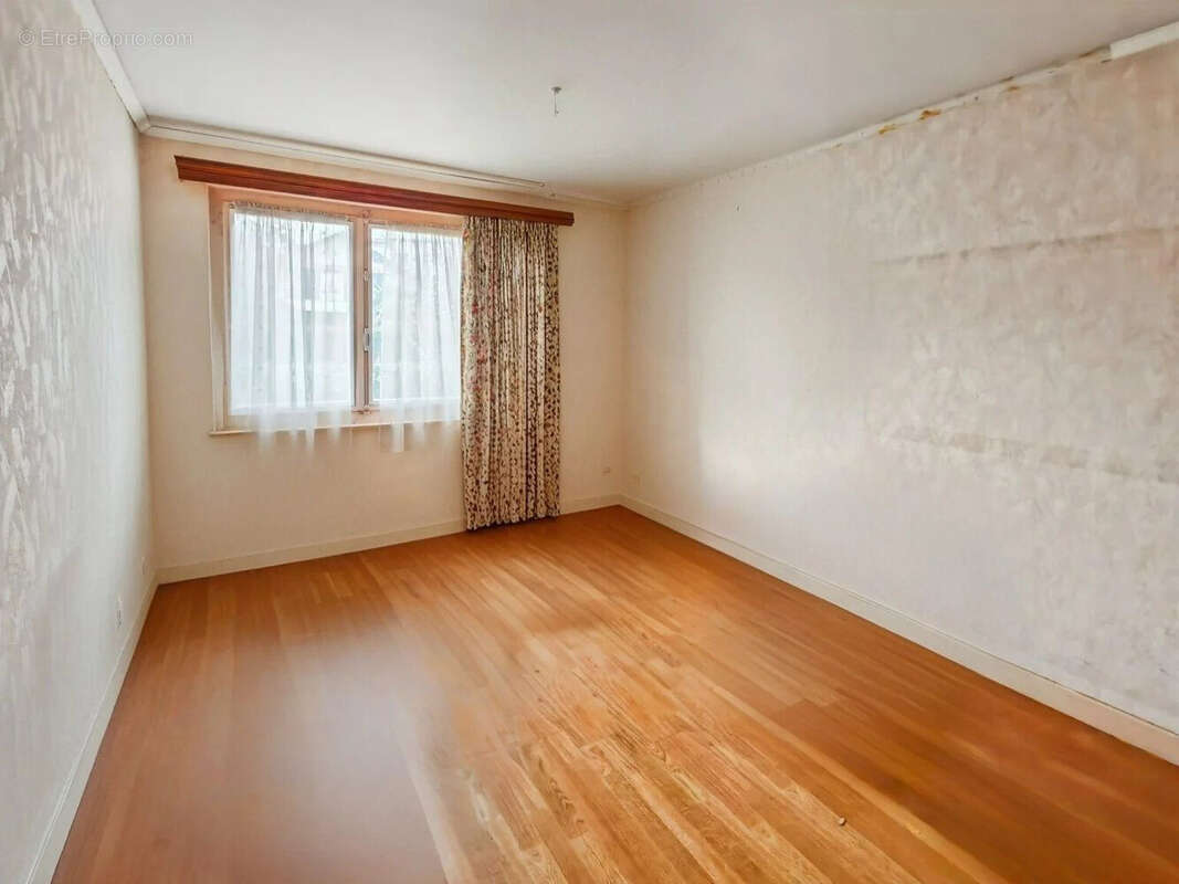Maison 155 m² à Gaillard  - photo 7