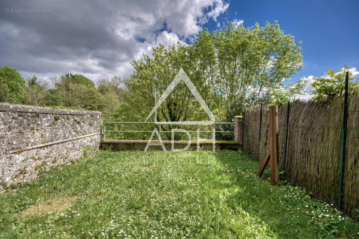 Appartement à NEAUPHLE-LE-CHATEAU