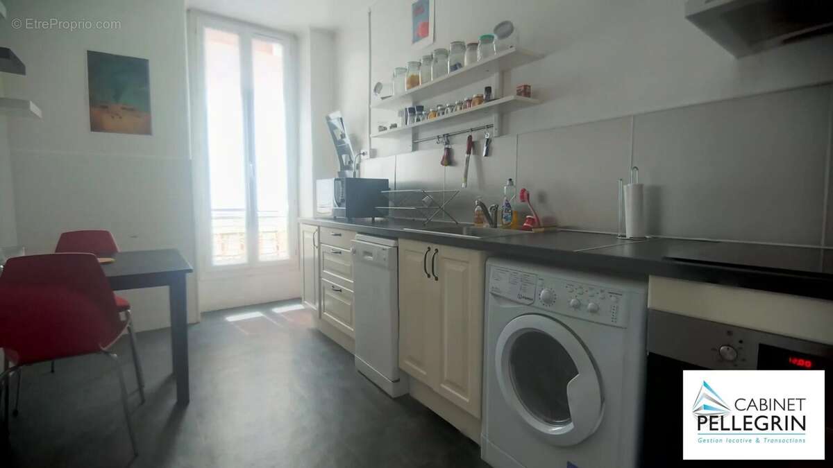 Appartement à MARSEILLE-5E