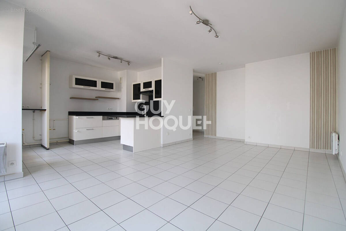 Appartement à COUBERT