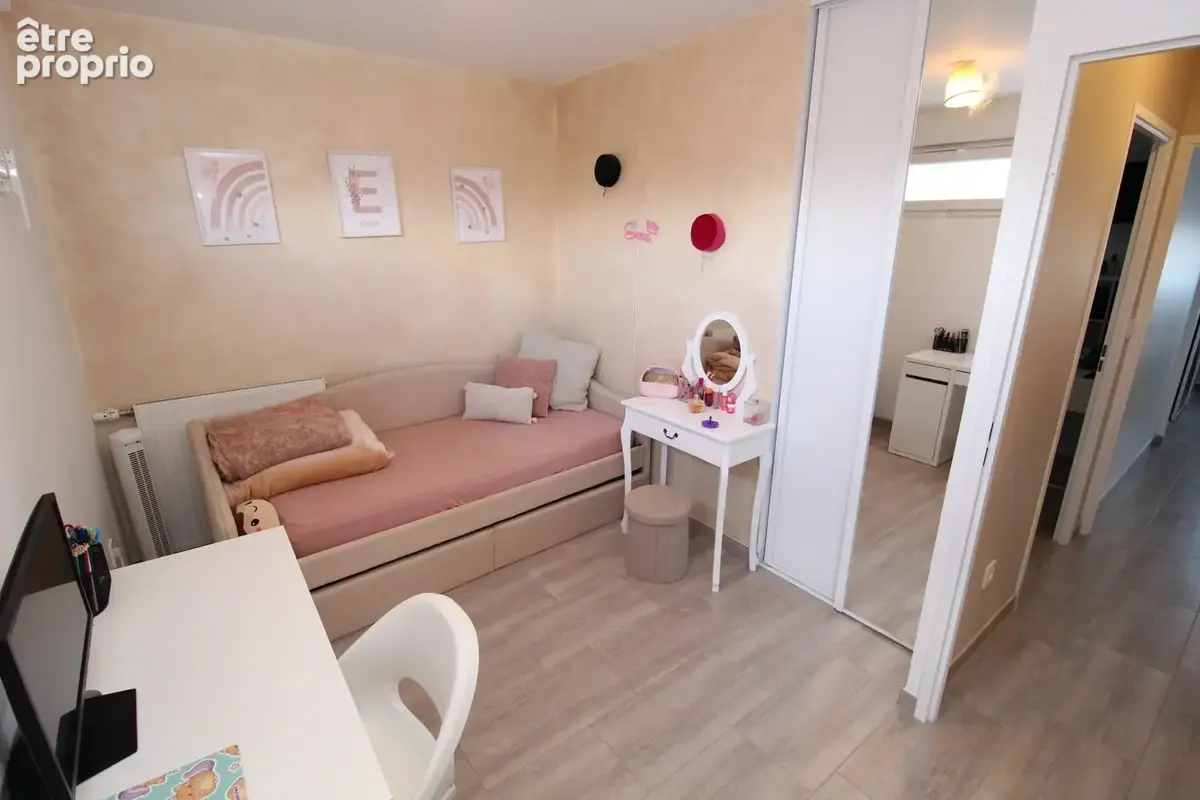 Appartement 4 pièces 80 m² à vendre à Guyancourt (78280) - photo 7