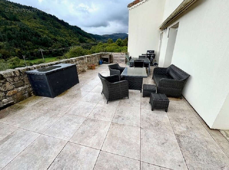 Maison à SAINT-MARTIN-DE-VALAMAS