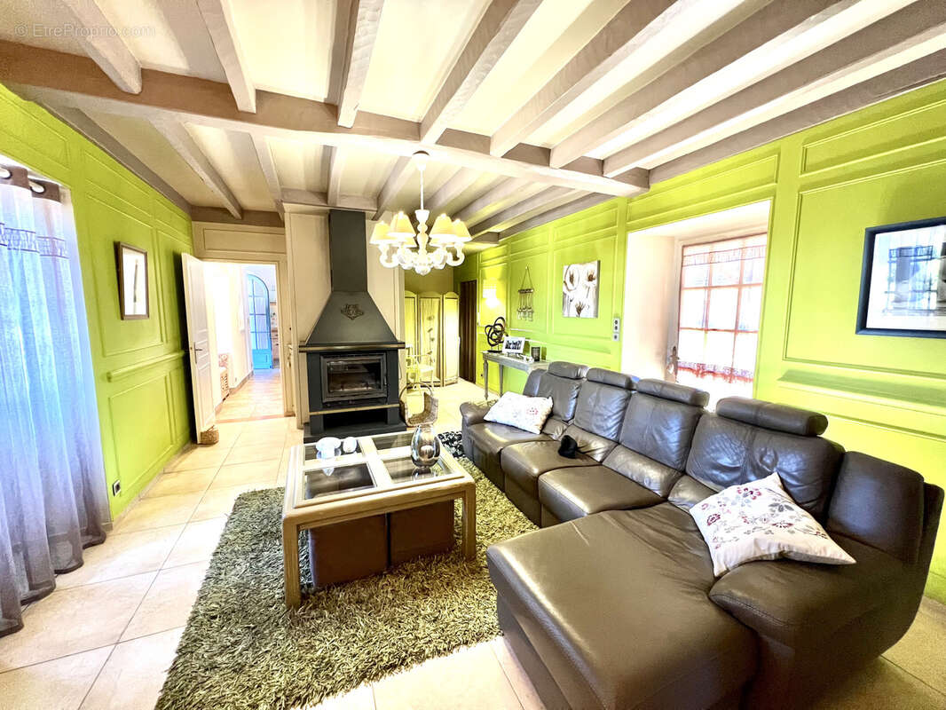 Maison à TERRASSON-LAVILLEDIEU