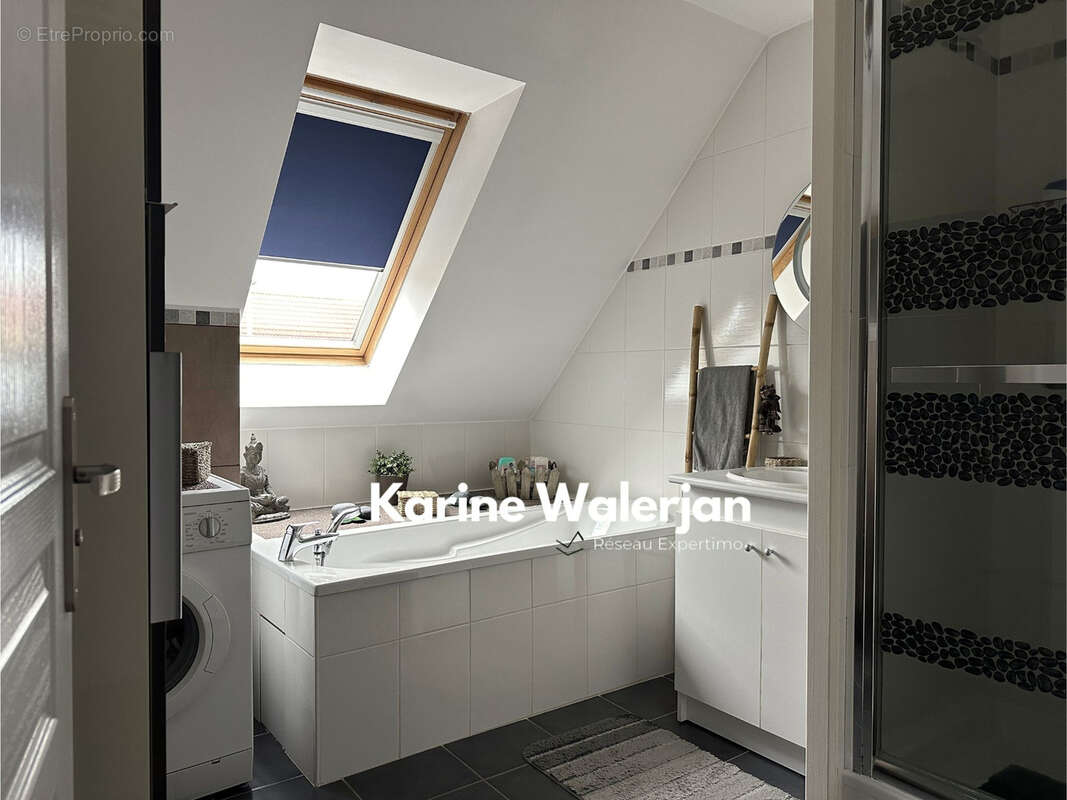 Maison à COURRIERES