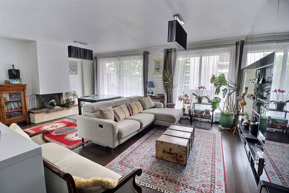 Appartement à MAREIL-MARLY