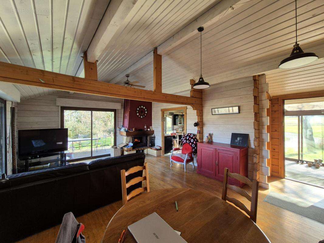 Nature préservée, authenticité, prairies, lac, bois, logements indépendants, une perle rare! - photo 26
