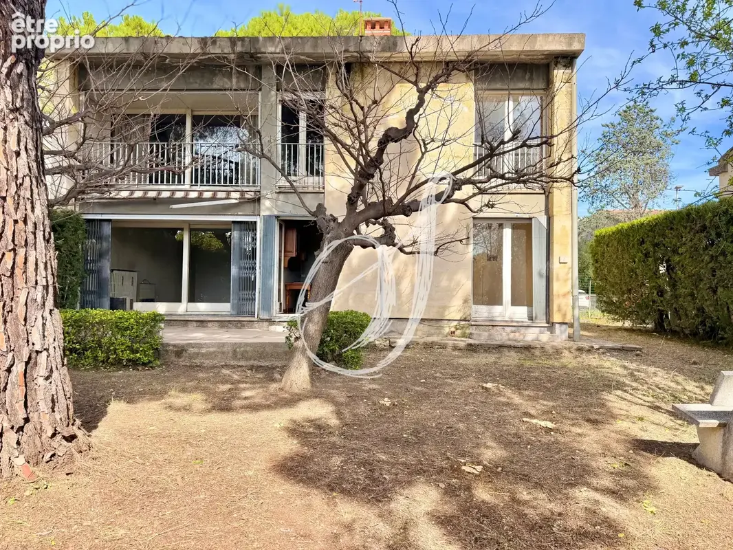 Villa en pierres de type 8, sept chambres avec jardin & garage quartier Hôpitaux Facultés - photo 17