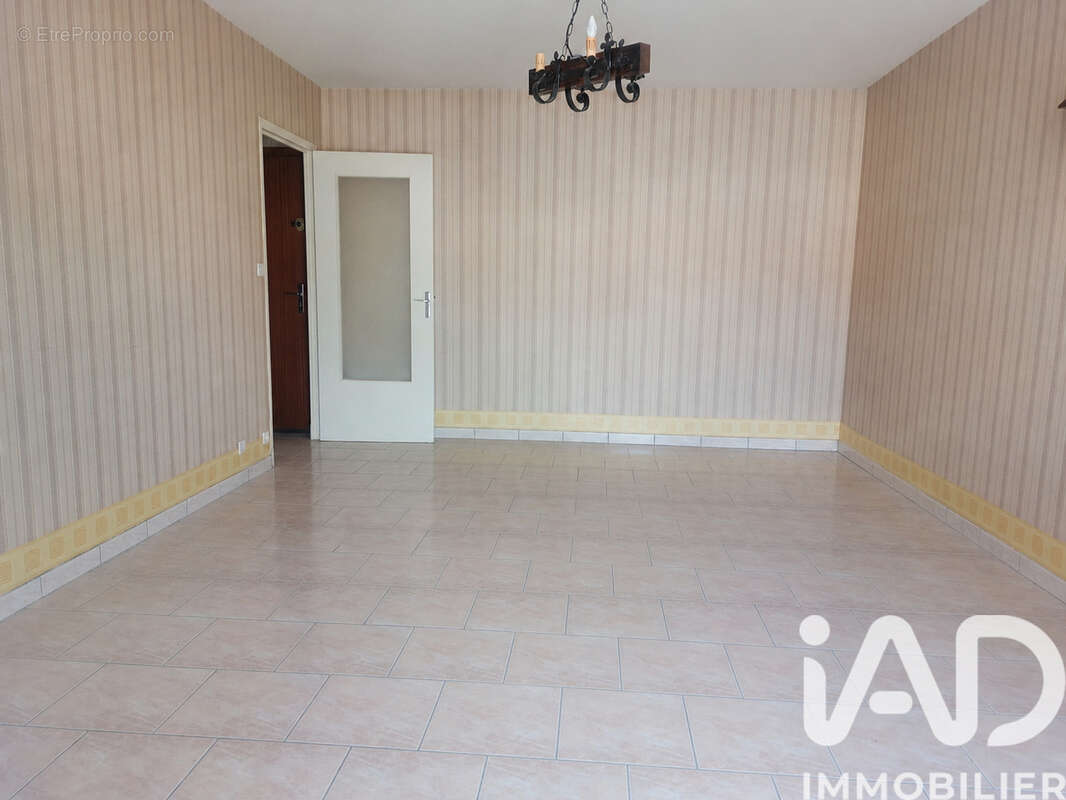 Photo 4 - Appartement à COMMENTRY