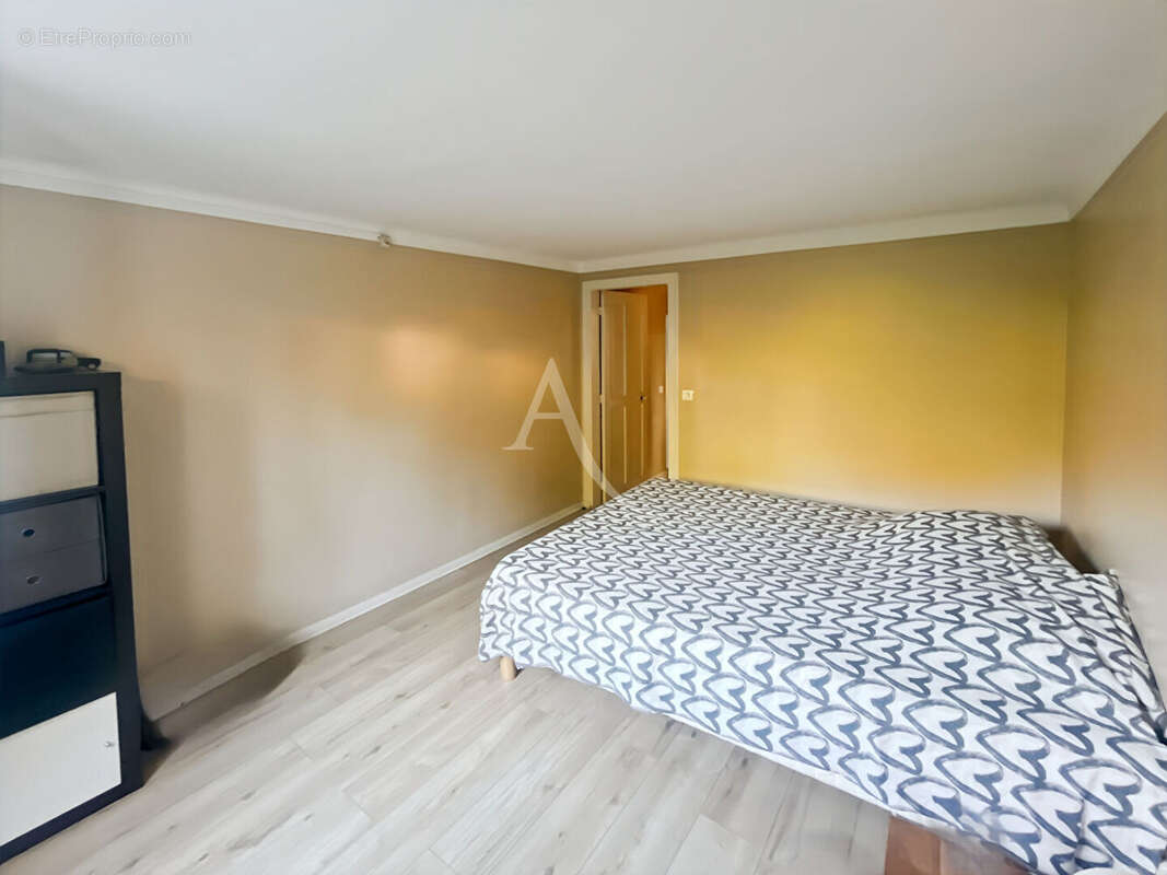 Maison à VAUX-SUR-SEINE