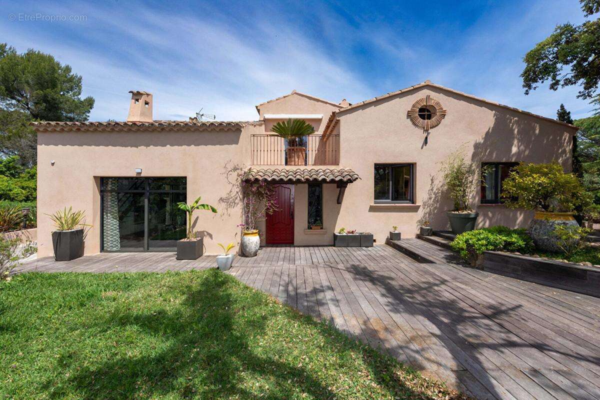 Maison à FREJUS