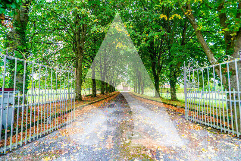 Maison à TAISNIERES-SUR-HON