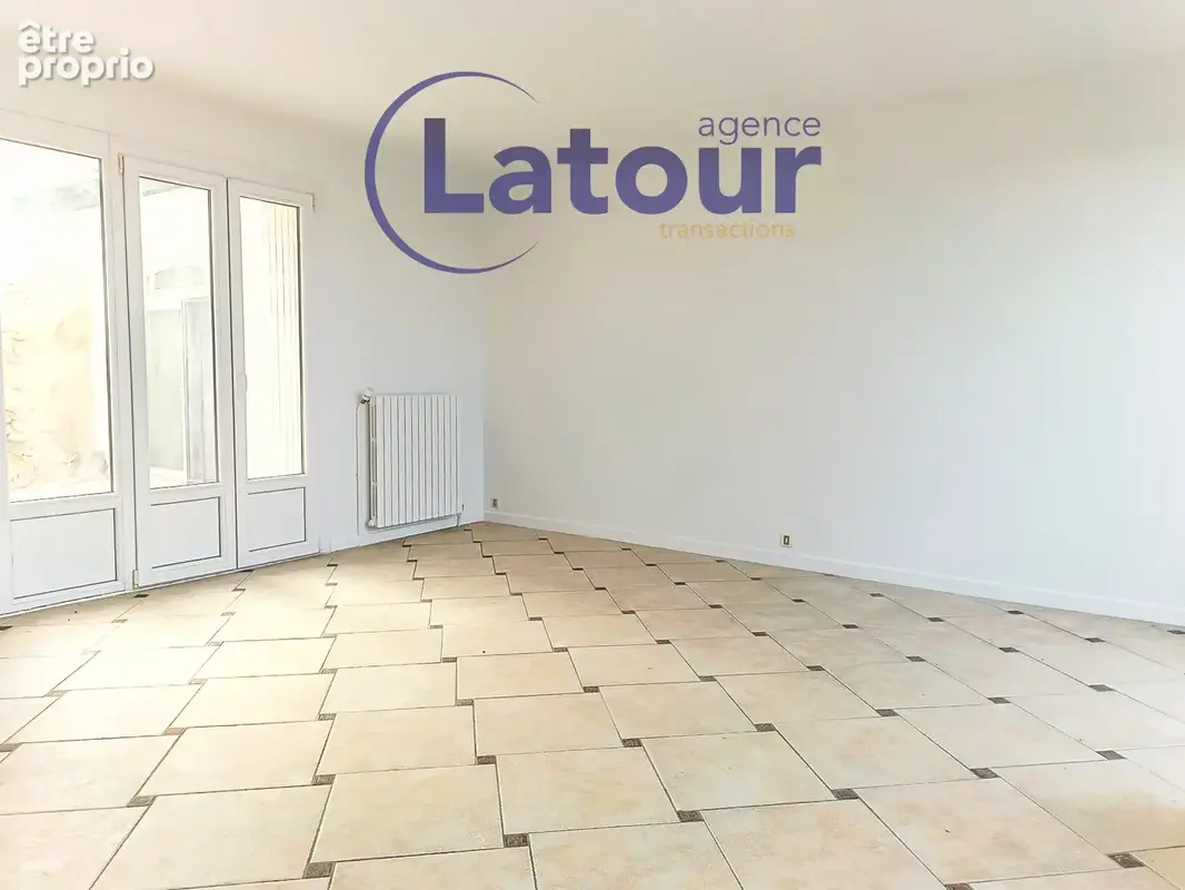 Beau pavillon avec sous-sol de 7 pieces sur 875 m2 de terrain. - photo 7