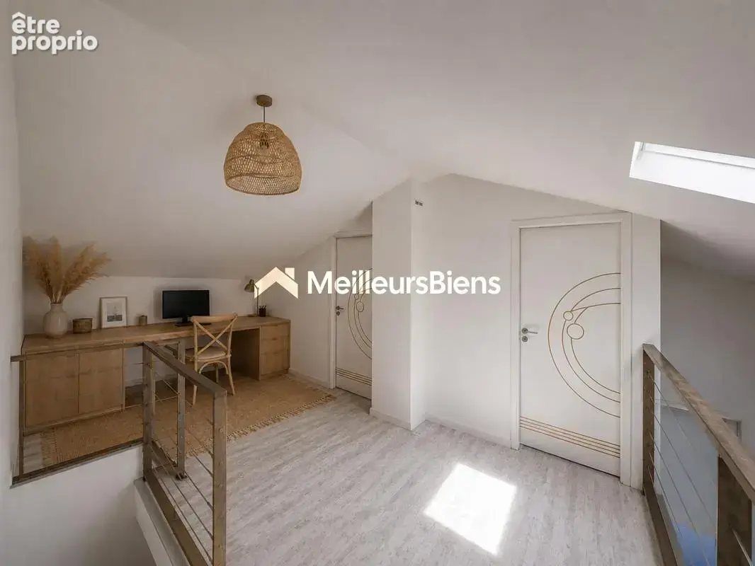 Ancienne Grange rénovée de 126 m² avec jardin et grand garage - photo 11
